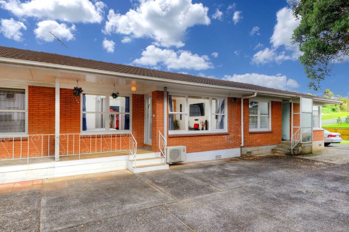 3/760 Beach Road, Browns Bay, Auckland - Carousel 1