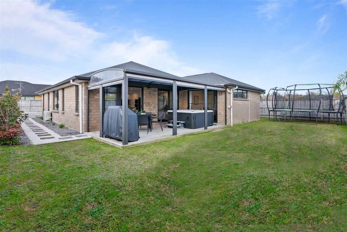 4 Canini Grove, Karaka, Papakura - Carousel 20