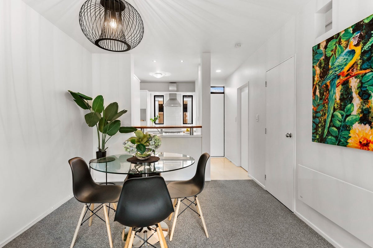 17/21 Armoy Drive, East Tamaki, Auckland - Carousel 2