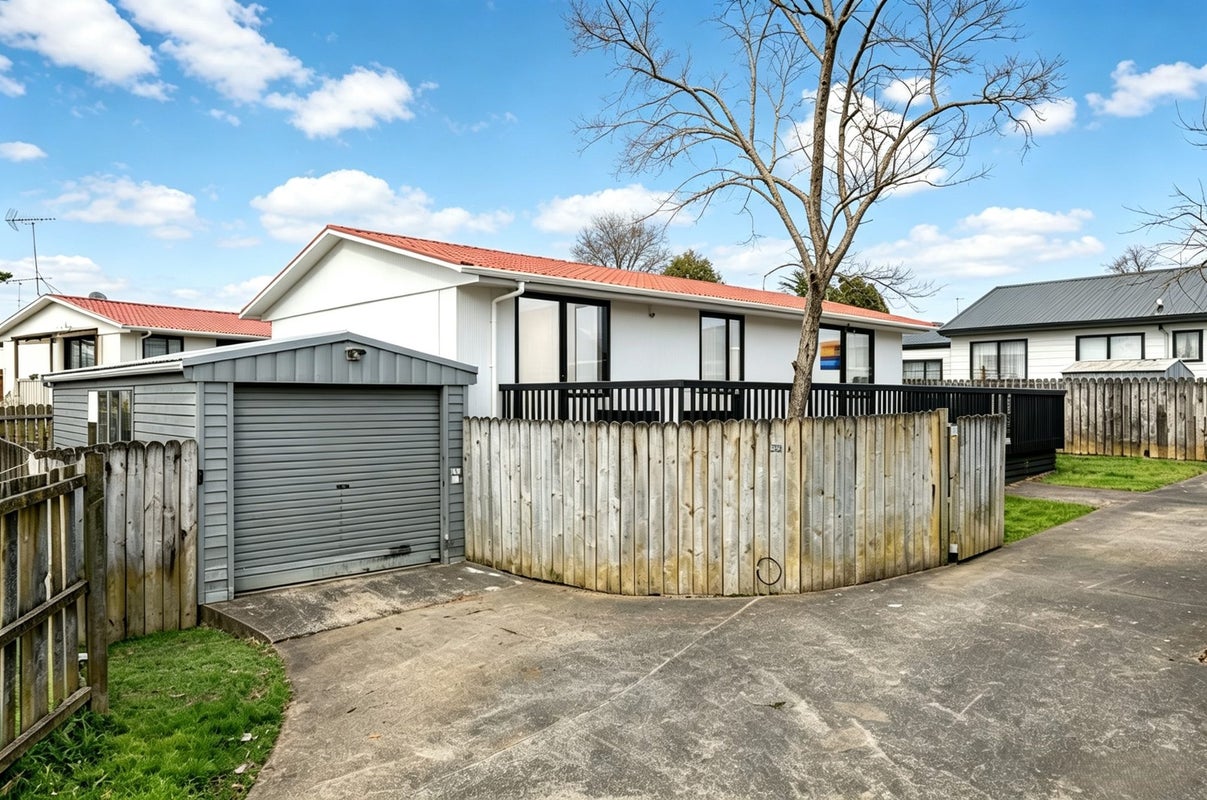 2/26 Nearco Street, Randwick Park, Manukau City, Auckland - Carousel 13