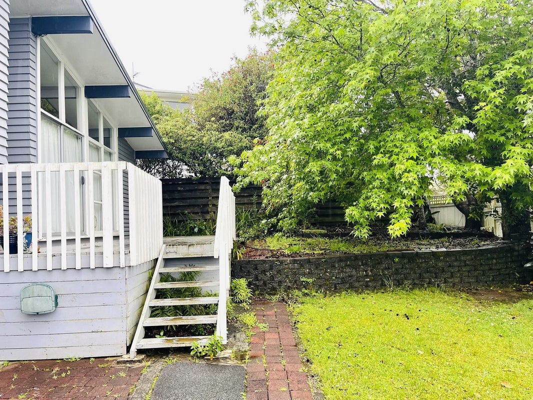 22 Juniper Road, Sunnynook, Auckland - Carousel 1