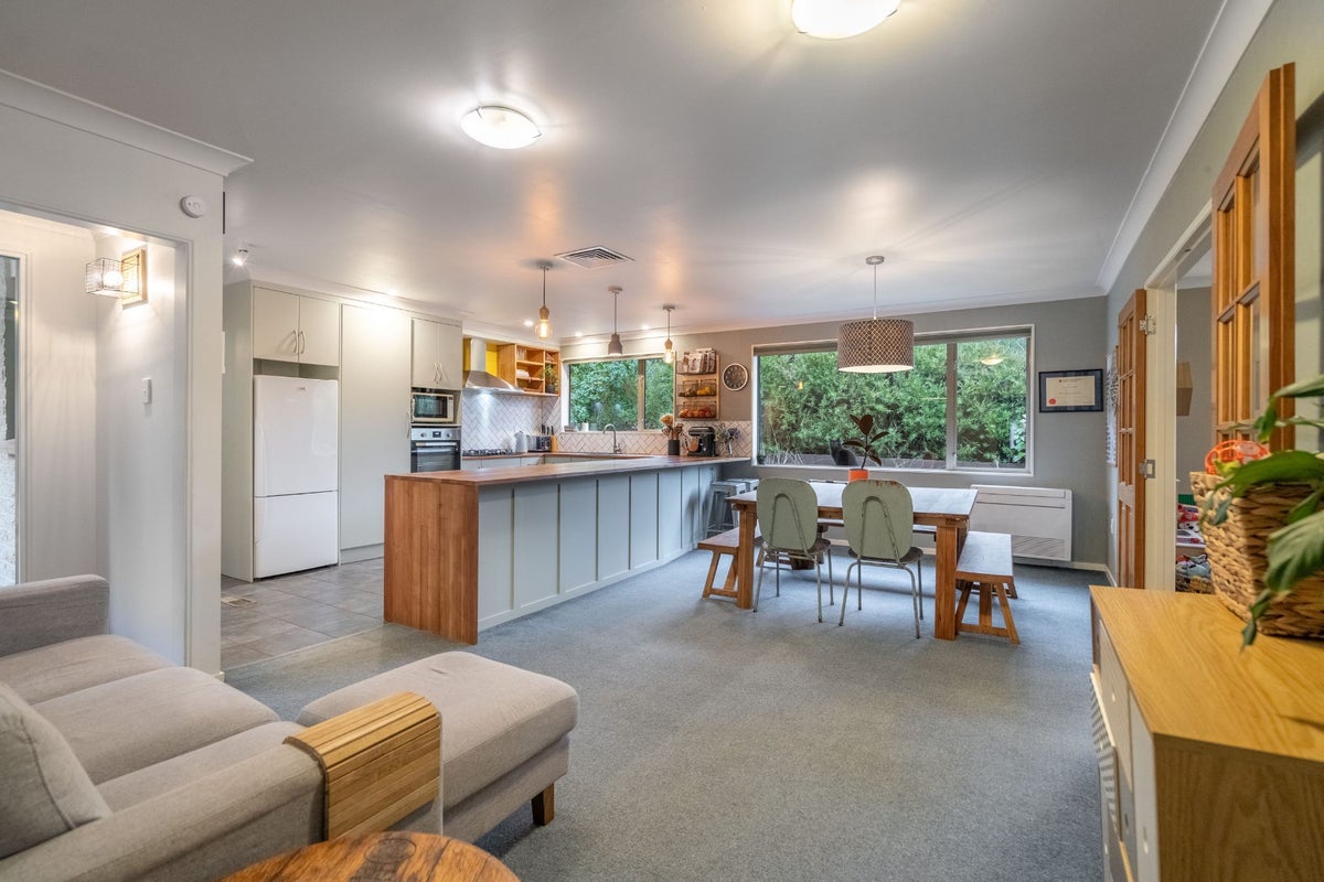 68 Dunns Road, Otatara - Carousel 1