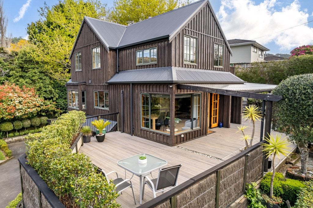 45B Dowling Grove, Silverstream, Upper Hutt - Carousel 1