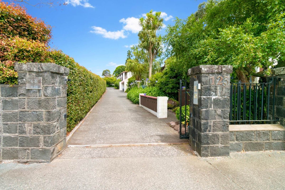 8/123 Owens Road, Epsom, Auckland - Carousel 1
