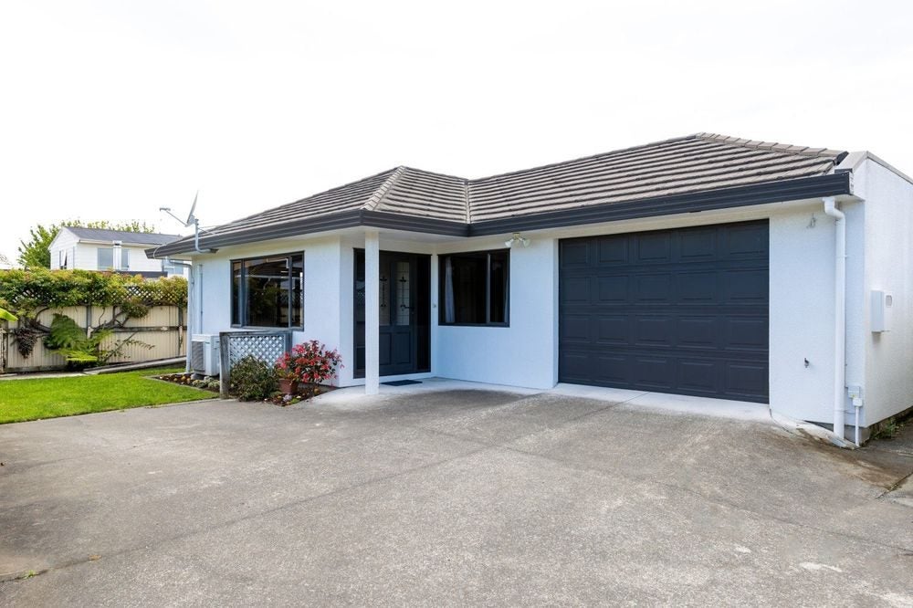 2B Forward Street, Greenmeadows, Napier - Carousel 1