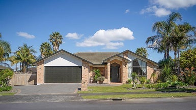 8 Nad Place, East Tamaki Heights, Auckland - Carousel 1