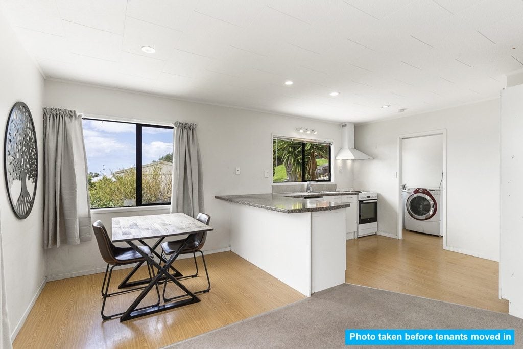 2/19 Exeter Place, Unsworth Heights, Auckland - Carousel 16