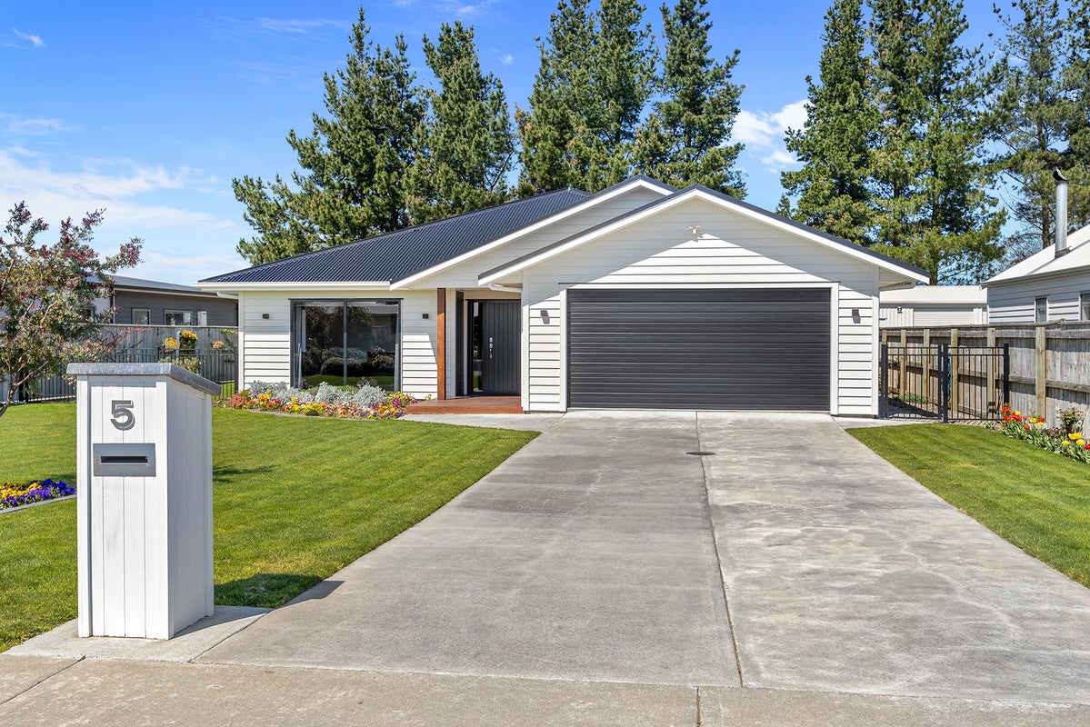 5 Craigmillar Street, Solway, Masterton - Carousel 1