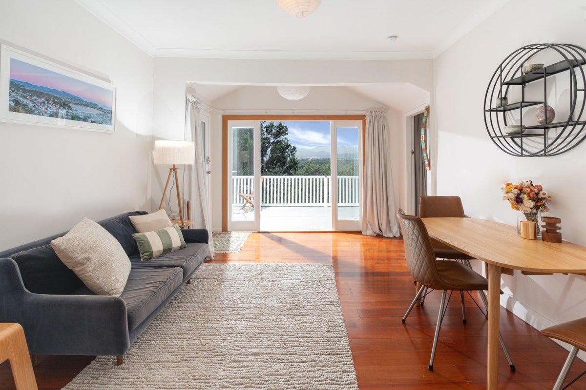 52 Rakau Road, Hataitai, Wellington - Carousel 2