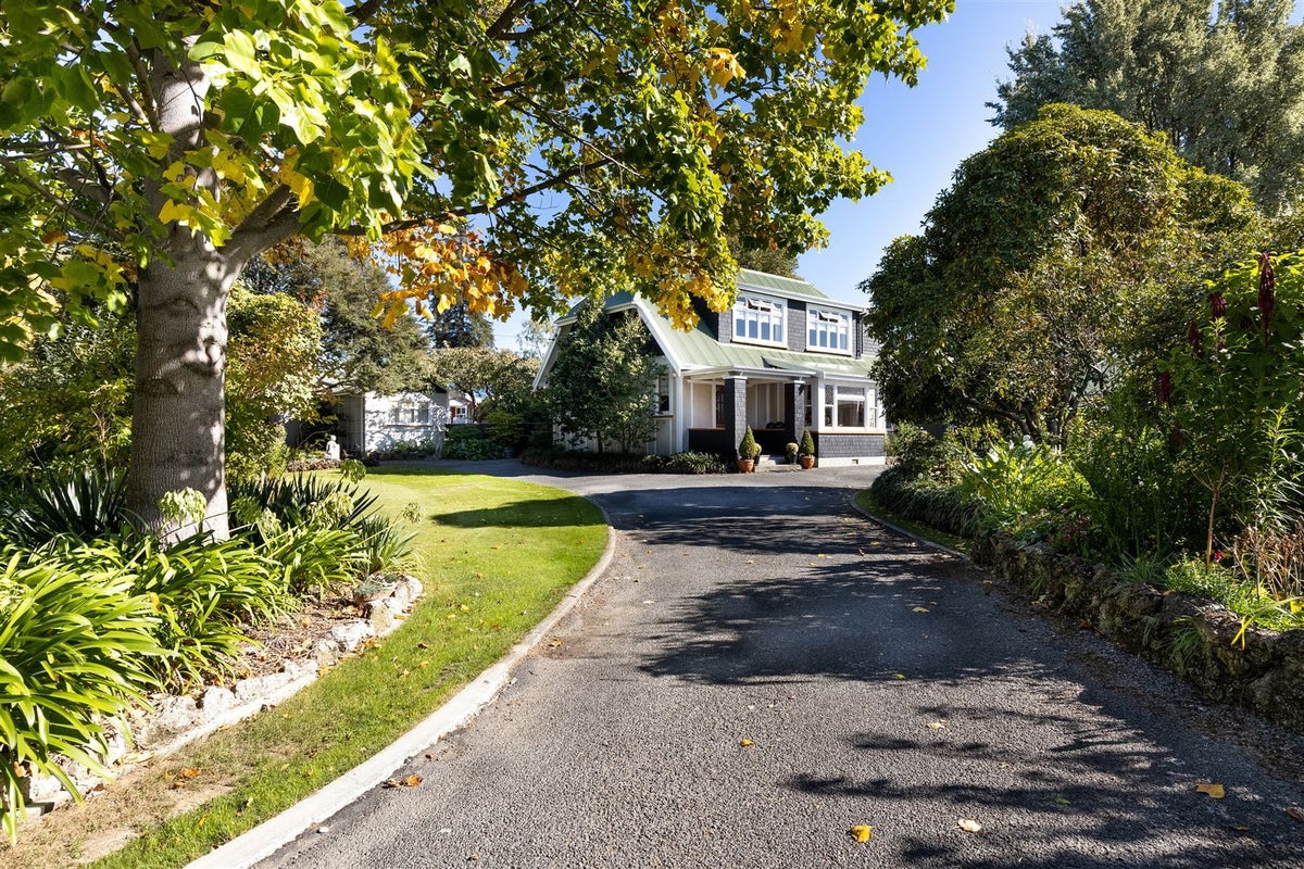 8 Whitney Street, Blenheim - Carousel 2