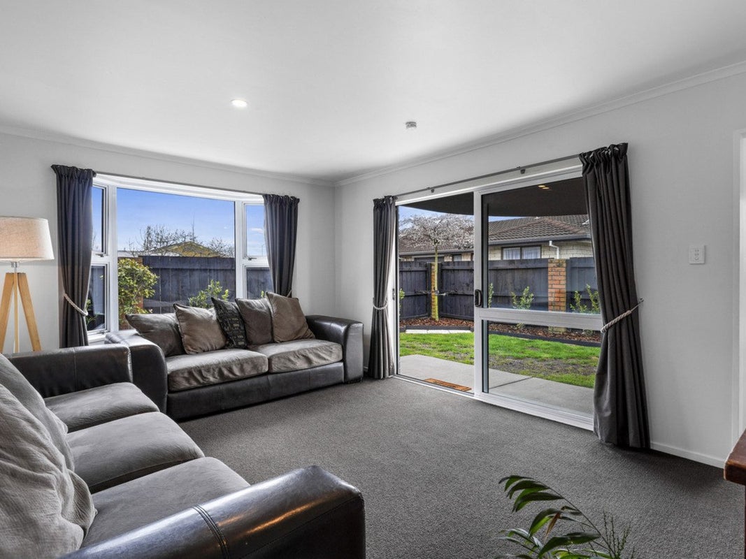 2/9 Cassidy Place, Belfast, Christchurch - Carousel 2