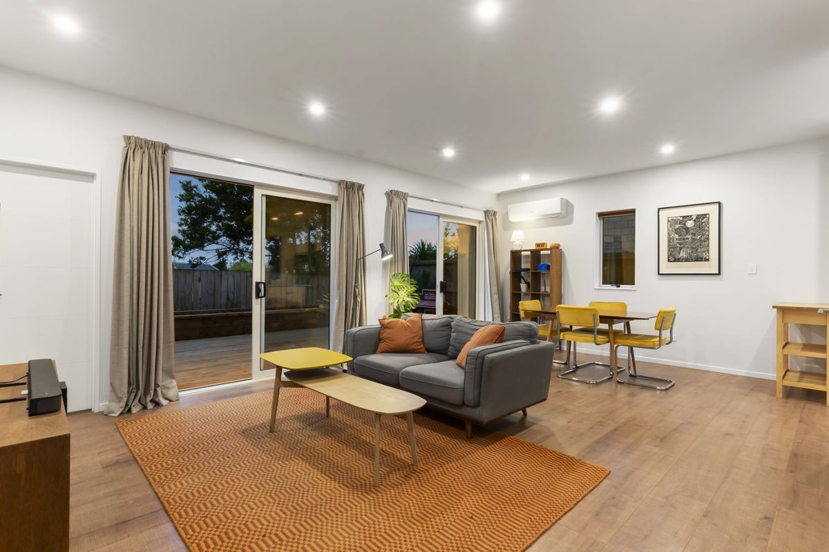 5C Quiet Street, Te Atatu South, Waitakere City, Auckland - Carousel 2