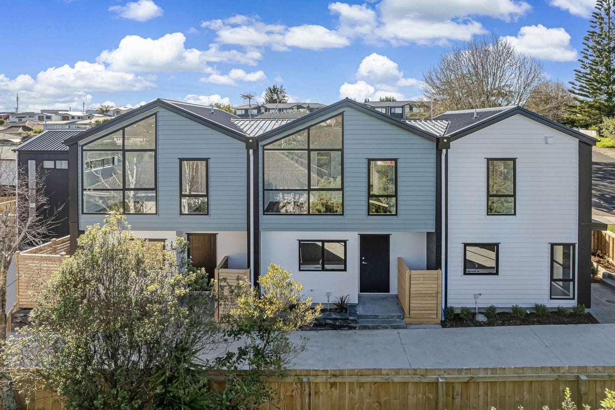 3/110 Kervil Avenue, Te Atatu Peninsula, Auckland - Carousel 2