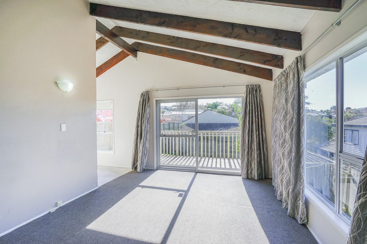 2/10 Waratah Street, Birkenhead, Auckland - Carousel 2