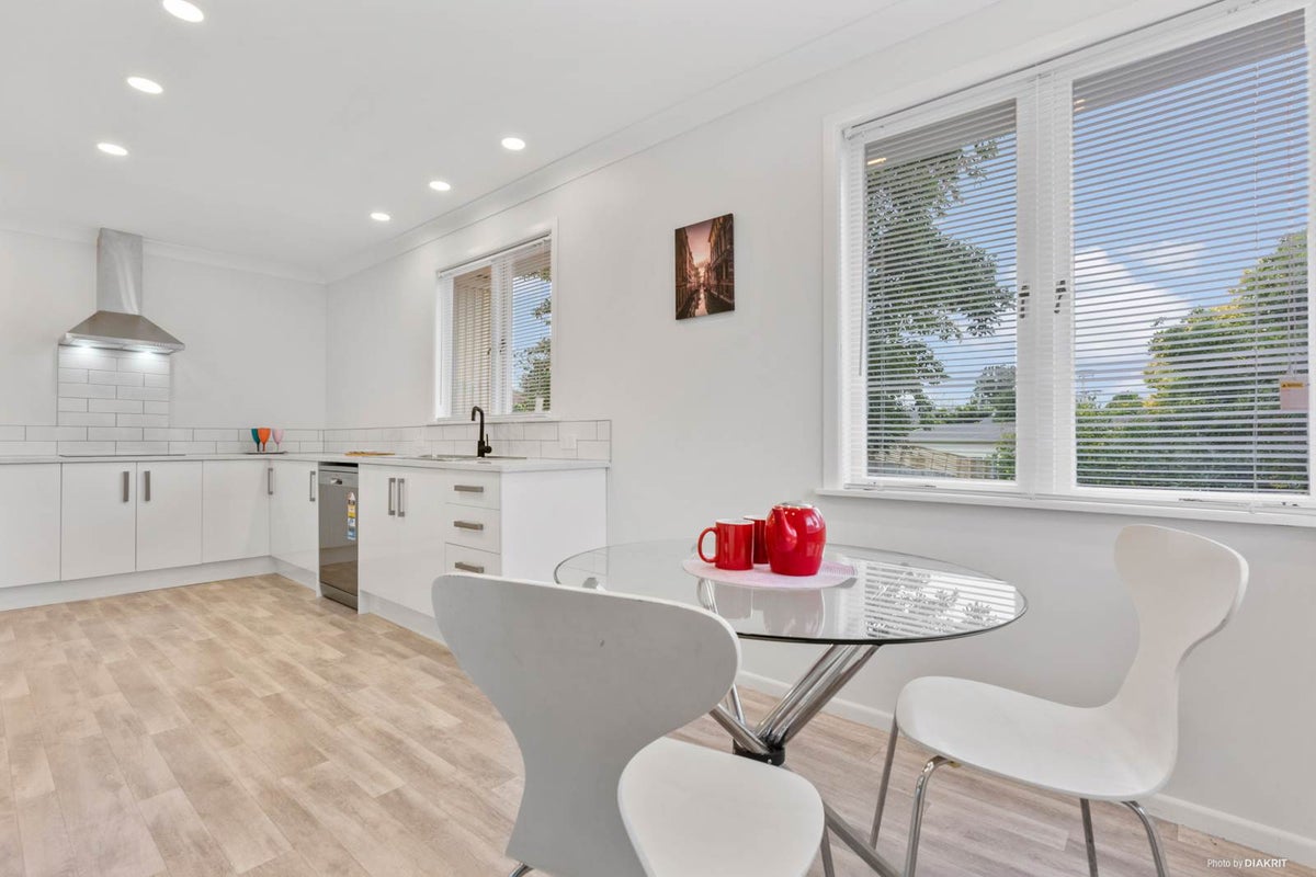 15A Dreadon Road, Manurewa, Auckland - Carousel 2