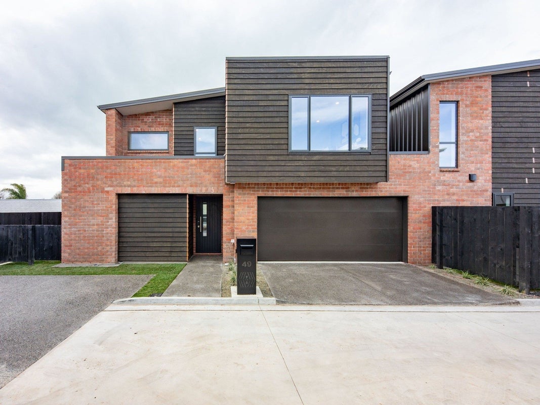 49 Maanihi Drive, Rototuna North, Hamilton - Carousel 1