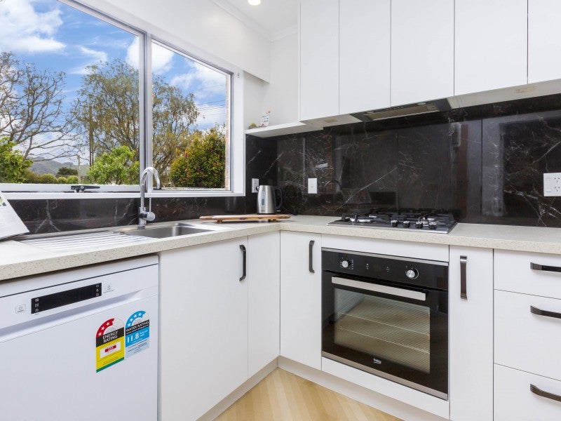 2/25 Ebdentown ST, Ebdentown, Upper Hutt - Carousel 1