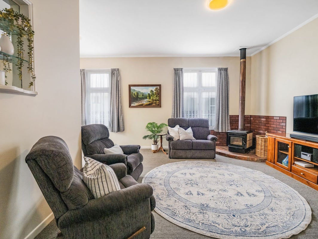 1 Gunn Street, Gonville, Whanganui - Carousel 2