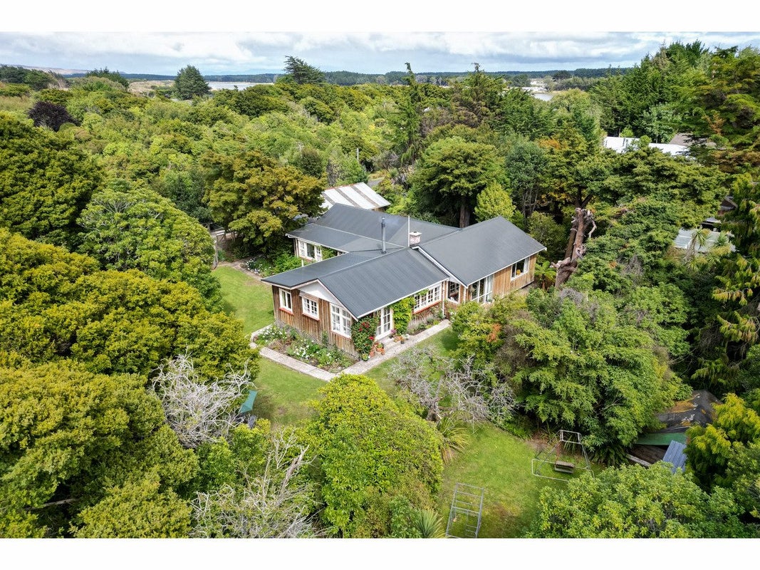32 Rakiura Parade, Otatara - Carousel 50