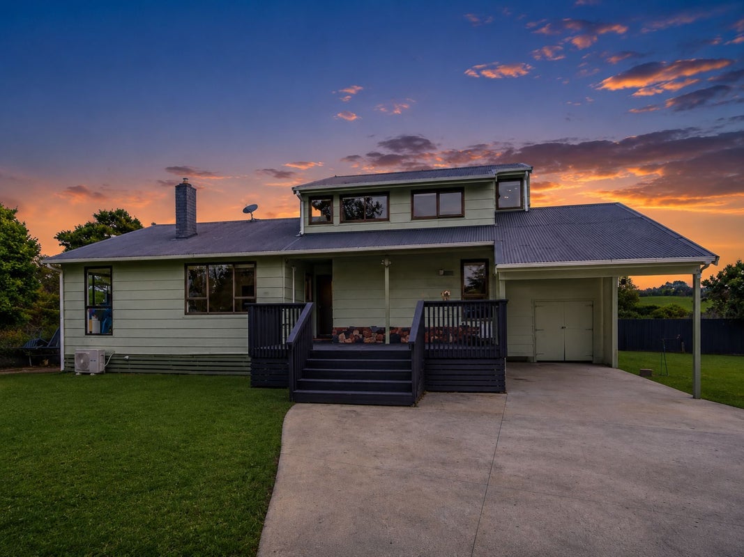 2656 South Head Road, Helensville - Carousel 1