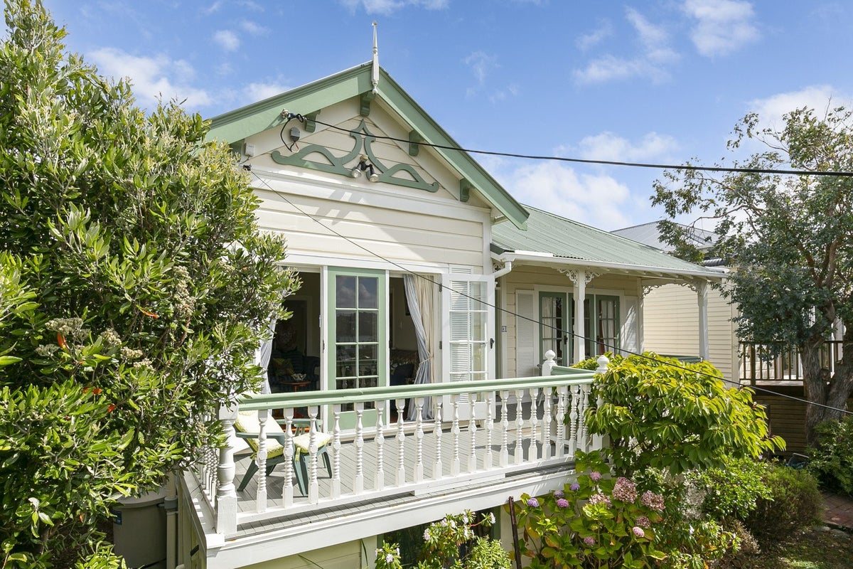 42 Crawford Road, Kilbirnie, Wellington - Carousel 1