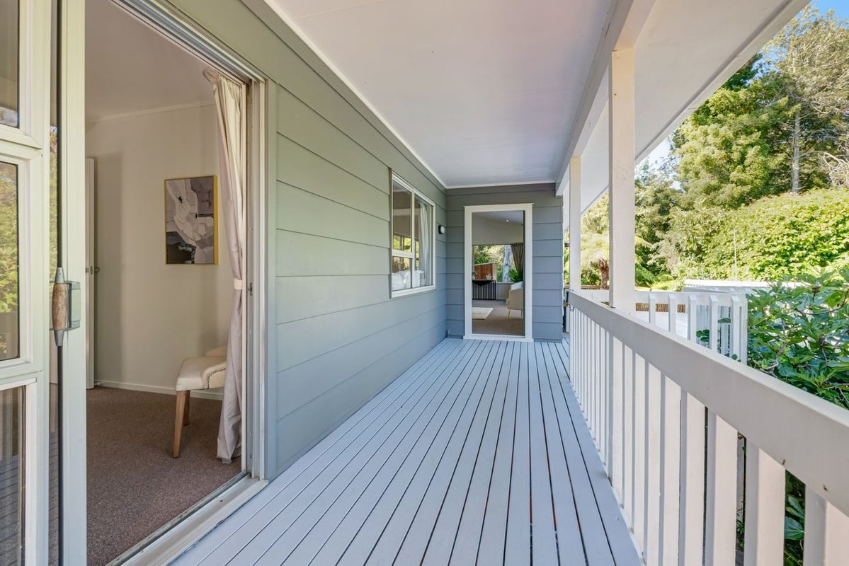 12 Simon Ellice Drive, Bayview, Auckland - Carousel 13