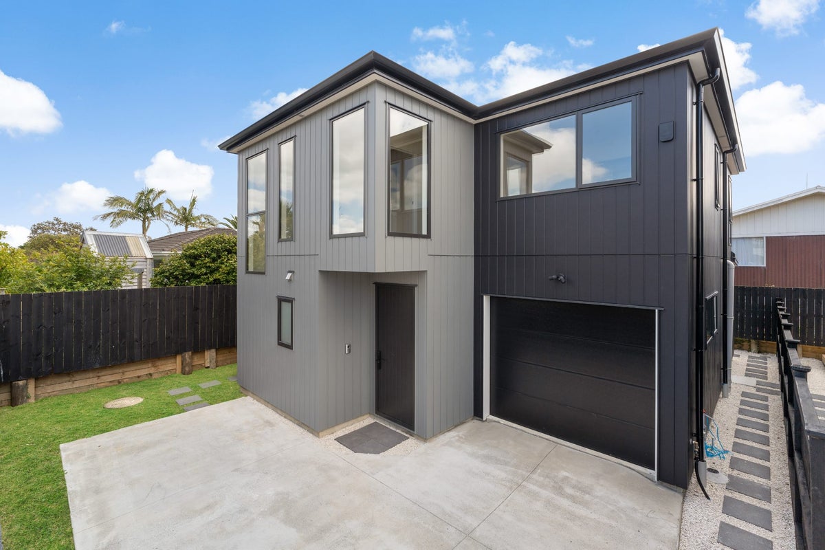 78D Seaview Road, Glenfield, Auckland - Carousel 1