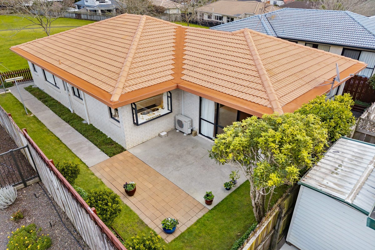 2/16 Travers Place, Northpark, Auckland - Carousel 2