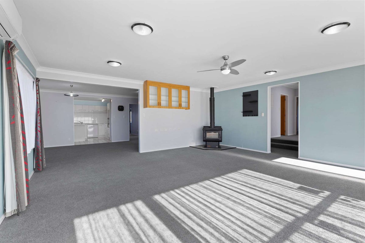 10 Homedale Street, Pukehangi, Rotorua - Carousel 1