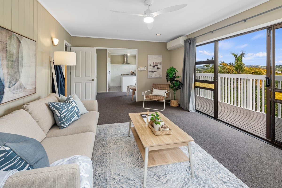 7 Escalona Street, Kamo, Whangarei - Carousel 1
