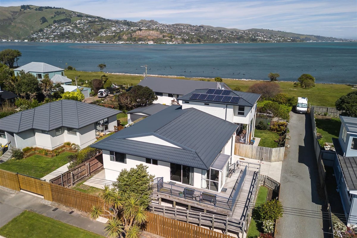 1/110 Rocking Horse Road, Southshore, Christchurch - Carousel 1