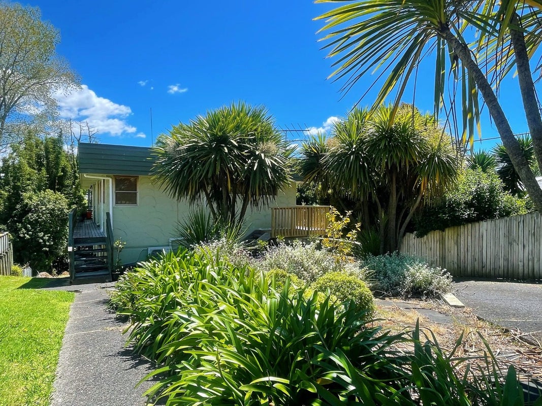 1/9 Fuchsia Place, Birkdale, Auckland - Carousel 16