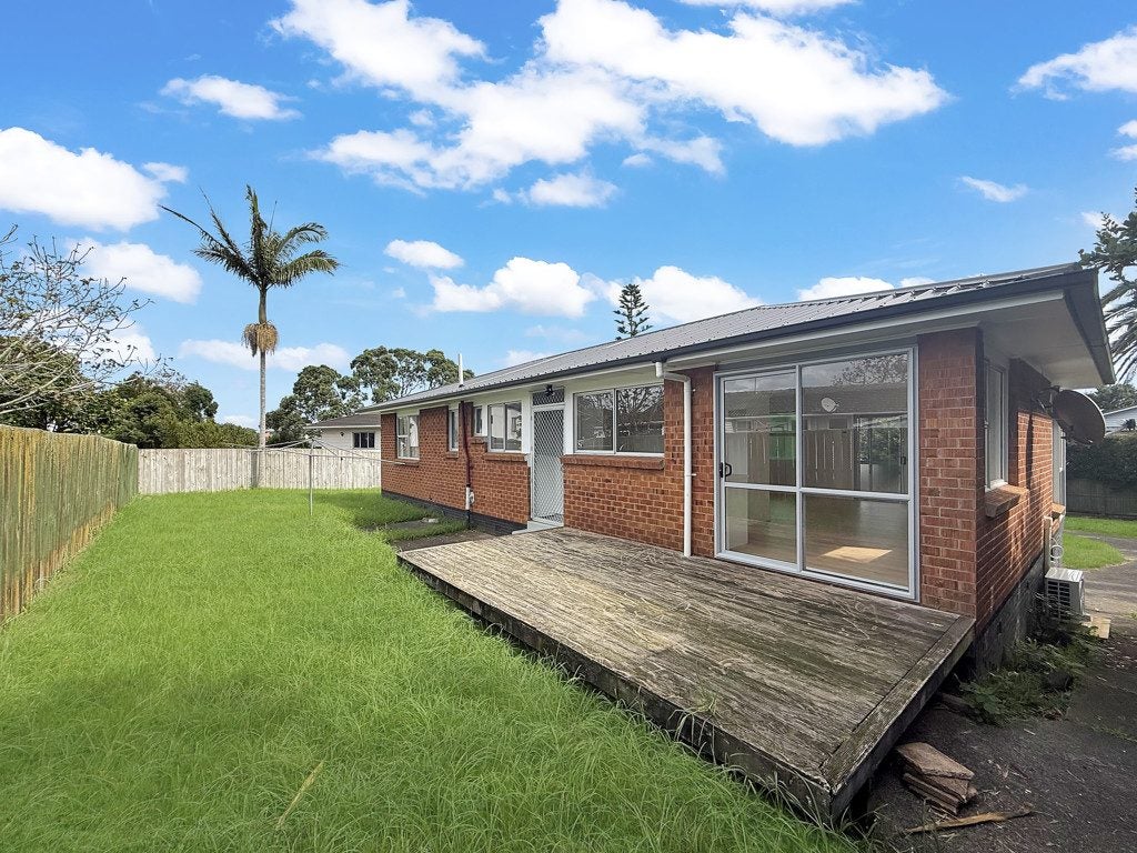 15 Ashcroft Avenue, Mangere Bridge, Auckland - Carousel 1