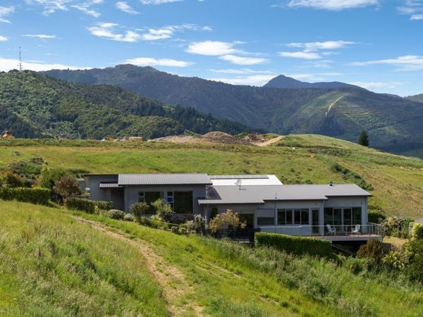 366 Princes Drive, Britannia Heights, Nelson - Carousel 1