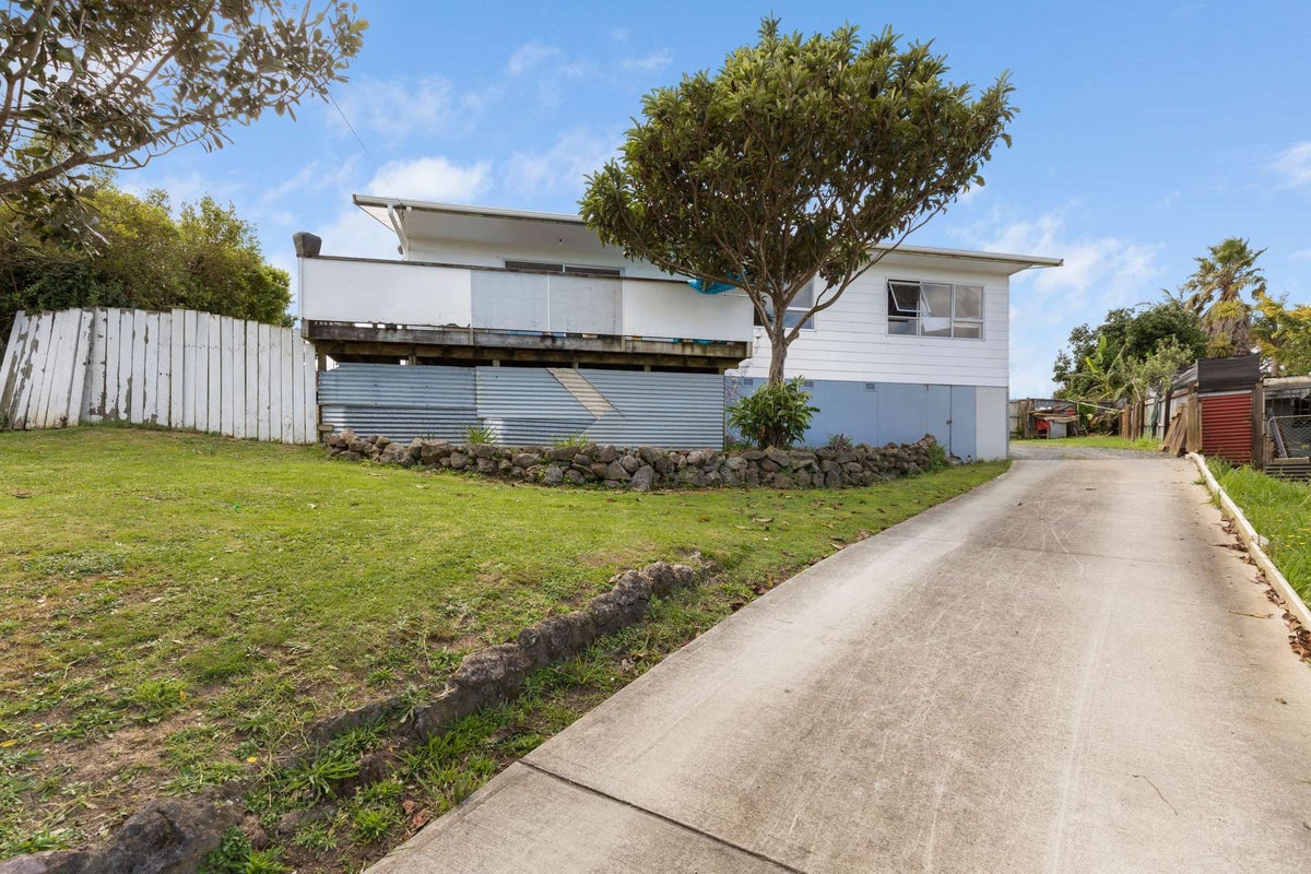 17 Lewis Street, Kamo, Whangarei - Carousel 2
