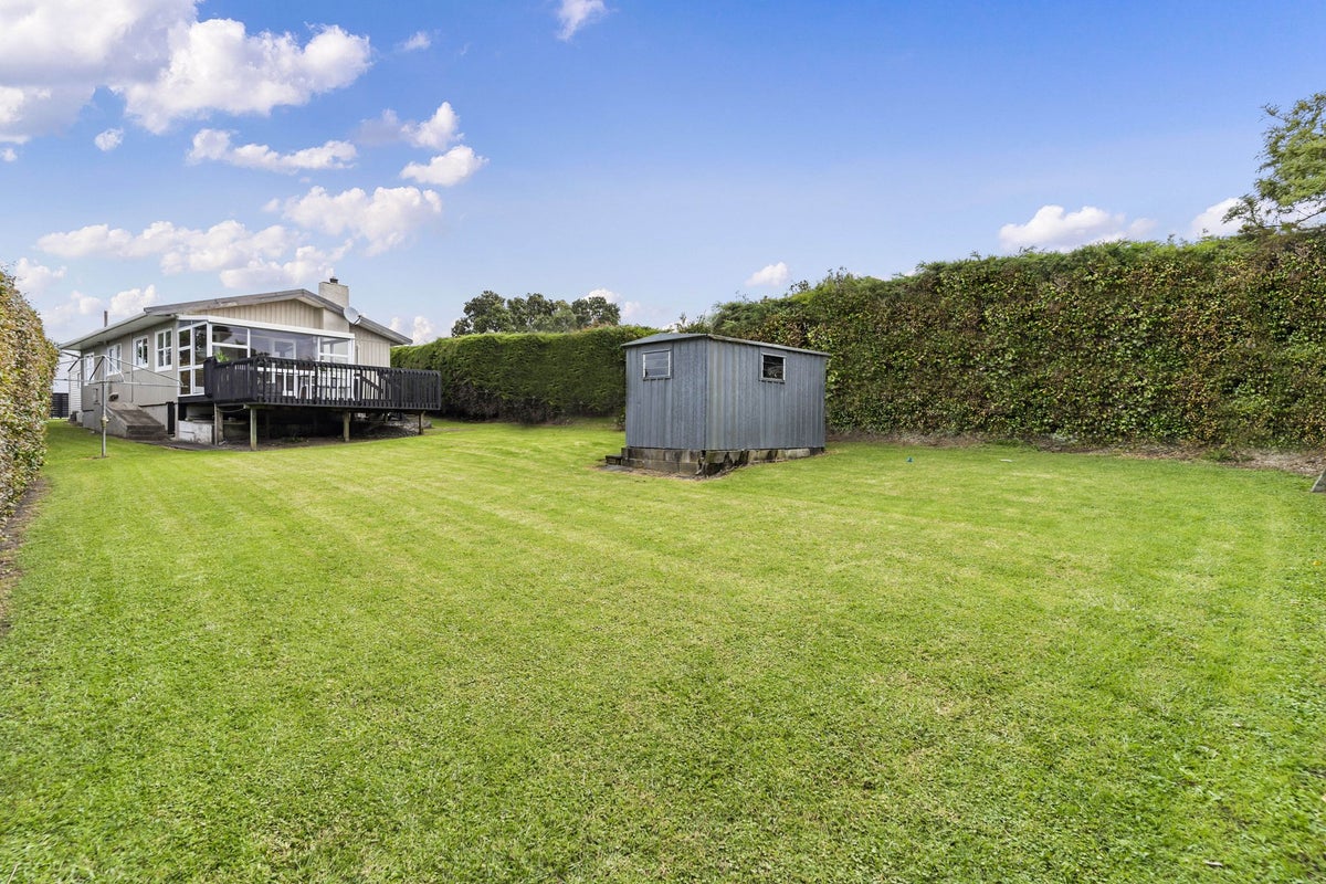 3 Teal Crescent, Beach Haven, Auckland - Carousel 1