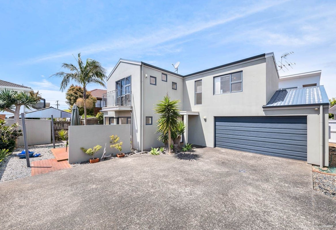 4 Sorrel Crescent, Bucklands Beach, Auckland - Carousel 1