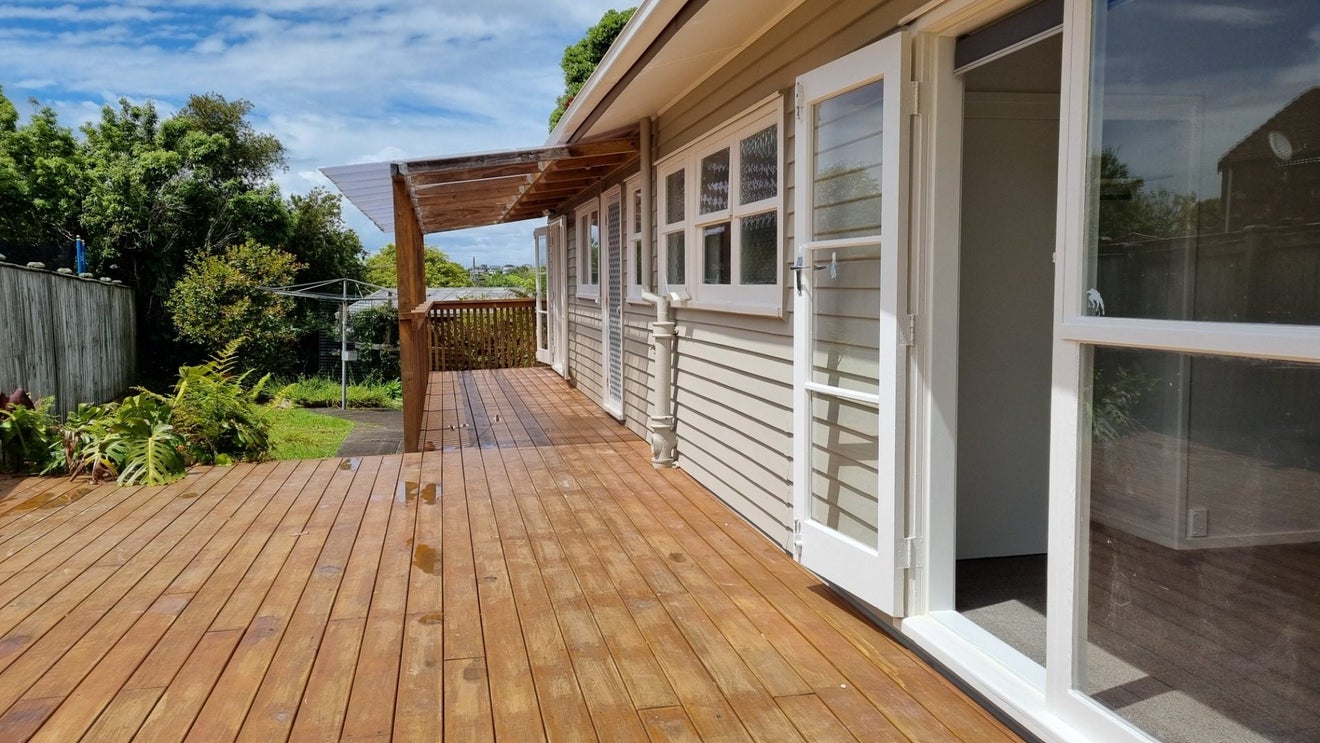 43 Ramillies Place, Glenfield, Auckland - Carousel 1