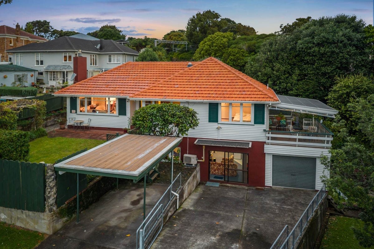 18 Amandale Avenue, Mount Albert, Auckland - Carousel 2