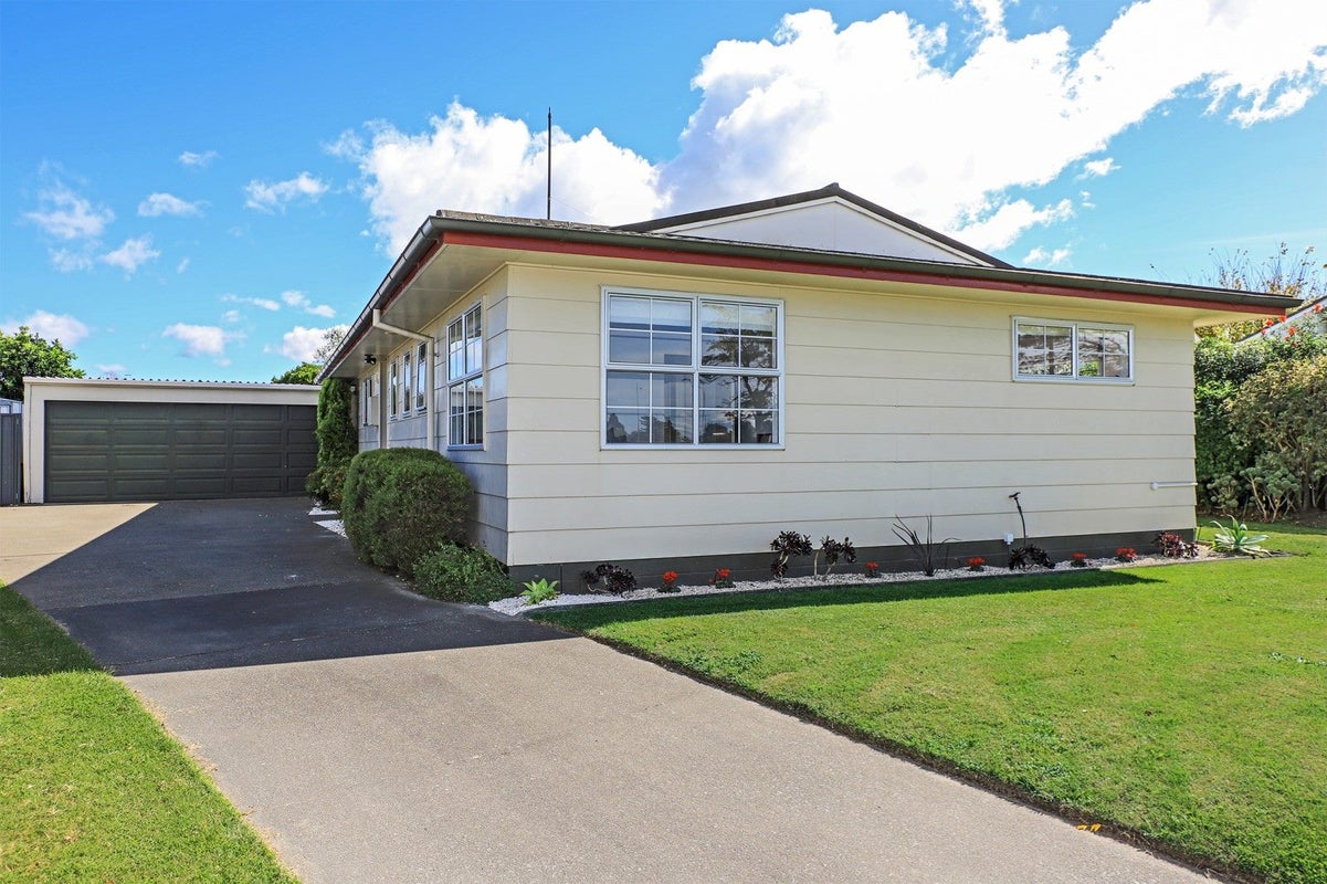 39 Westminster Avenue, Tamatea, Napier - Carousel 1
