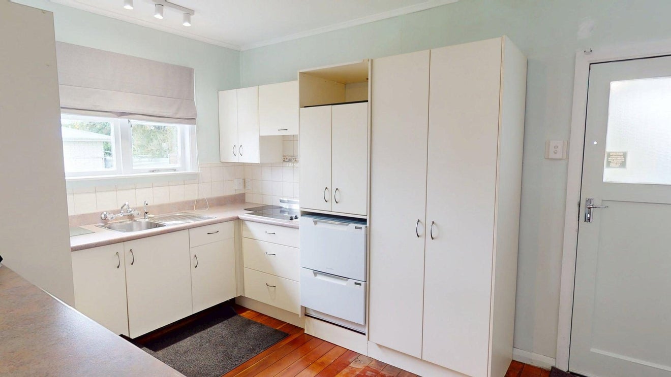 80 Ferguson Street, Awapuni, Palmerston North - Carousel 2