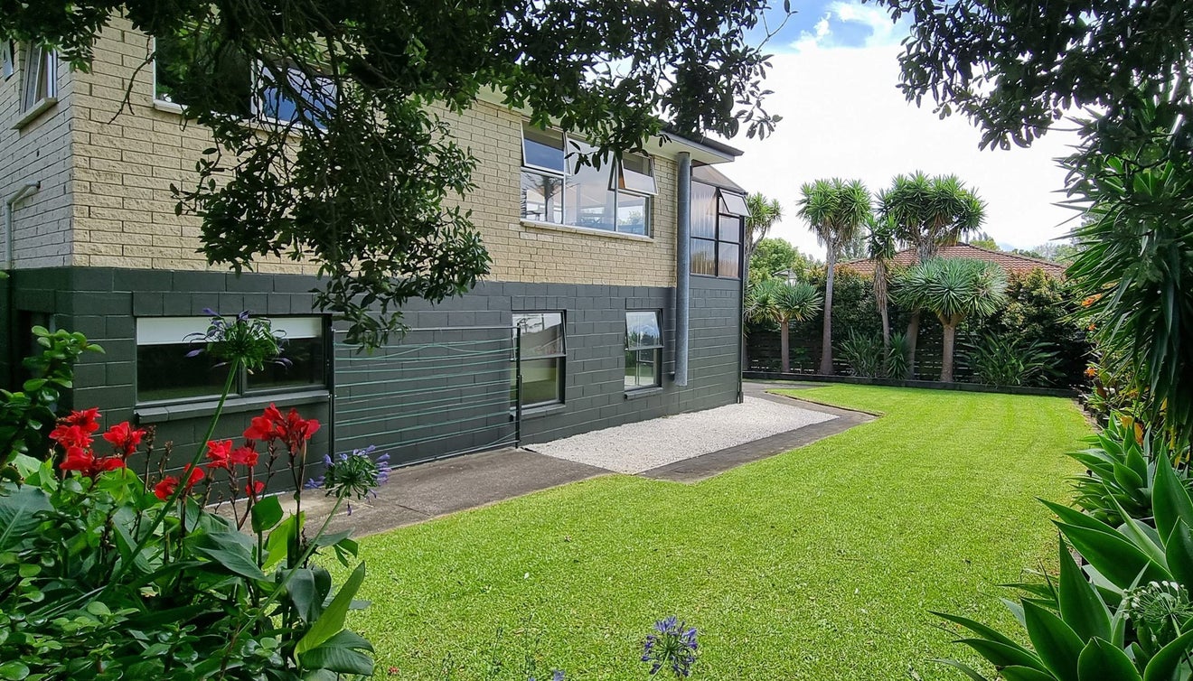 3/2 Bellcroft Place, Belmont, Auckland - Carousel 13