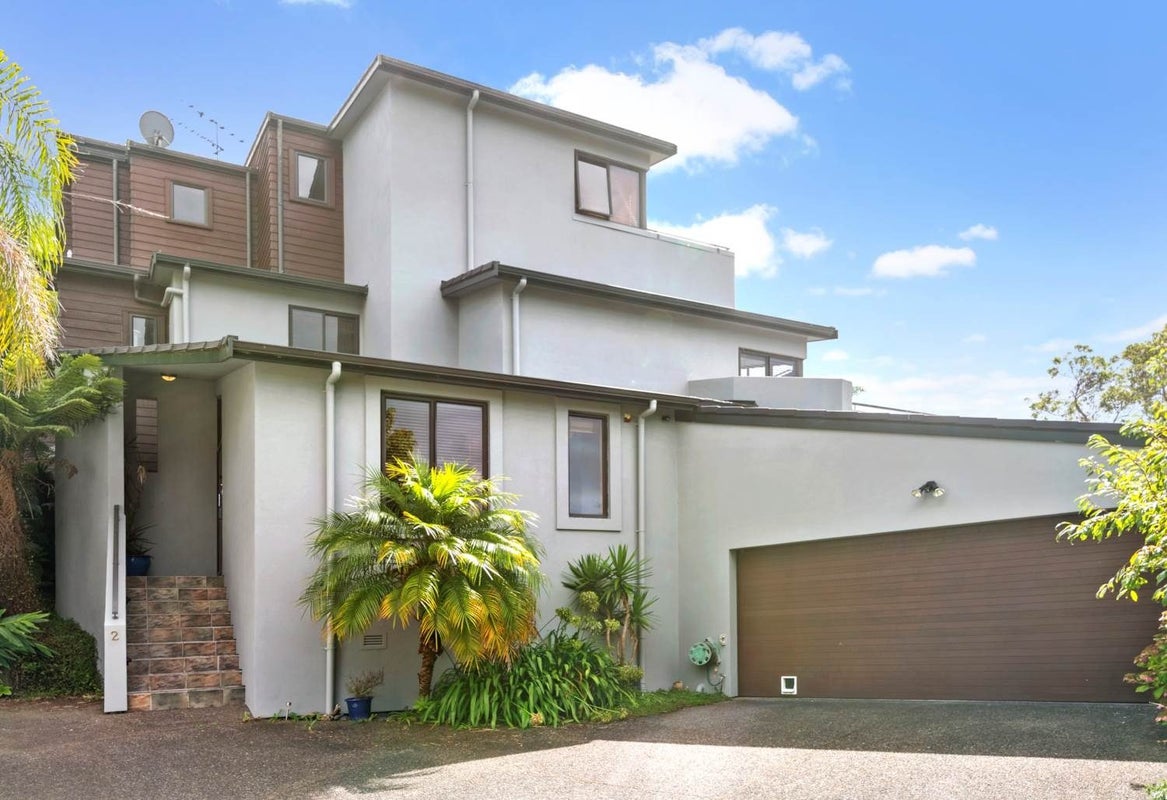 51 Penguin Drive, Murrays Bay, Auckland - Carousel 1