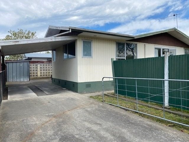 17A Columbus Crescent, Flaxmere, Hastings - Carousel 2