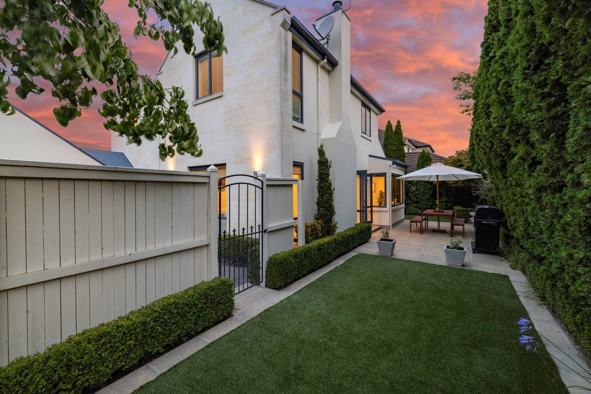 142A Innes Road, St Albans, Christchurch - Carousel 1