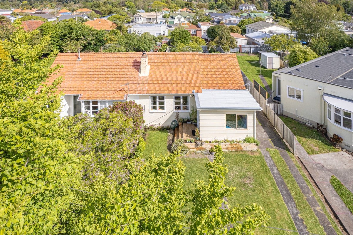 12 Broughton Street, Whanganui East, Whanganui - Carousel 2