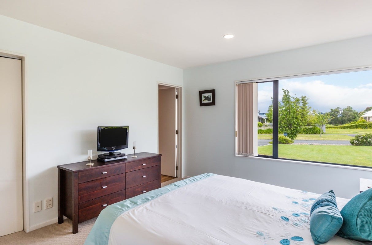 35 Kinder Street, Acacia Bay, Taupo - Carousel 24