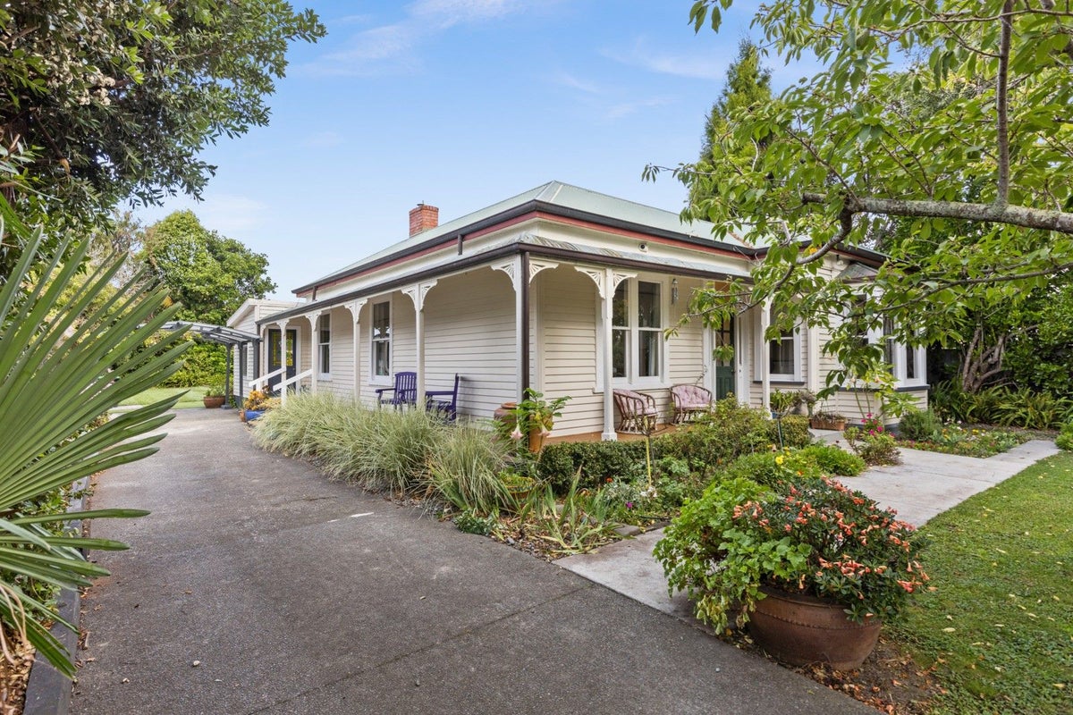 11 Bowling Road, Greenmeadows, Napier - Carousel 2