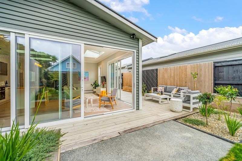18 Bolton Street, Petone, Lower Hutt - Carousel 20