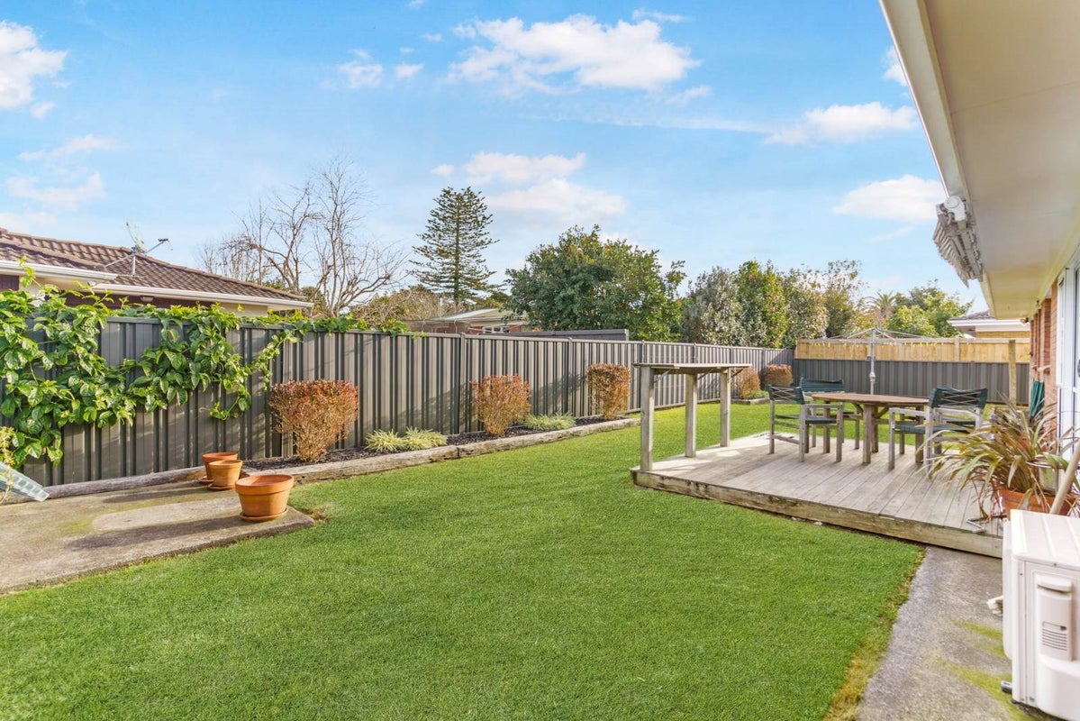 2/12 Birdwood Avenue, Papatoetoe, Auckland - Carousel 2